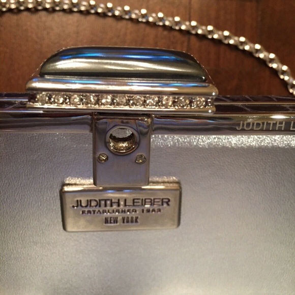 Judith Leiber Couture East-West Rectangle Clutch . - Picture 5 of 6